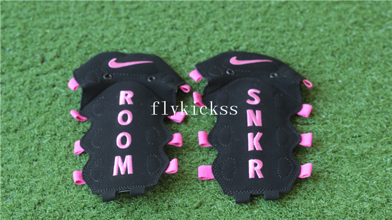 Nike Air More Money QS Black Pink